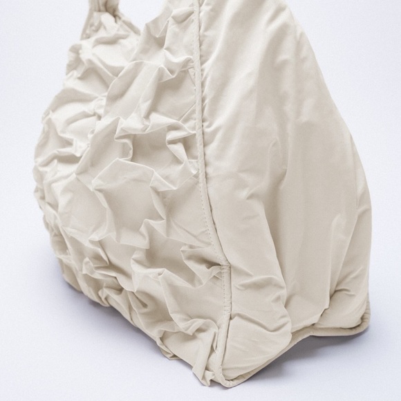 ZARA XL BNWT Ruffled Bucket Bag - Picture 2 of 6